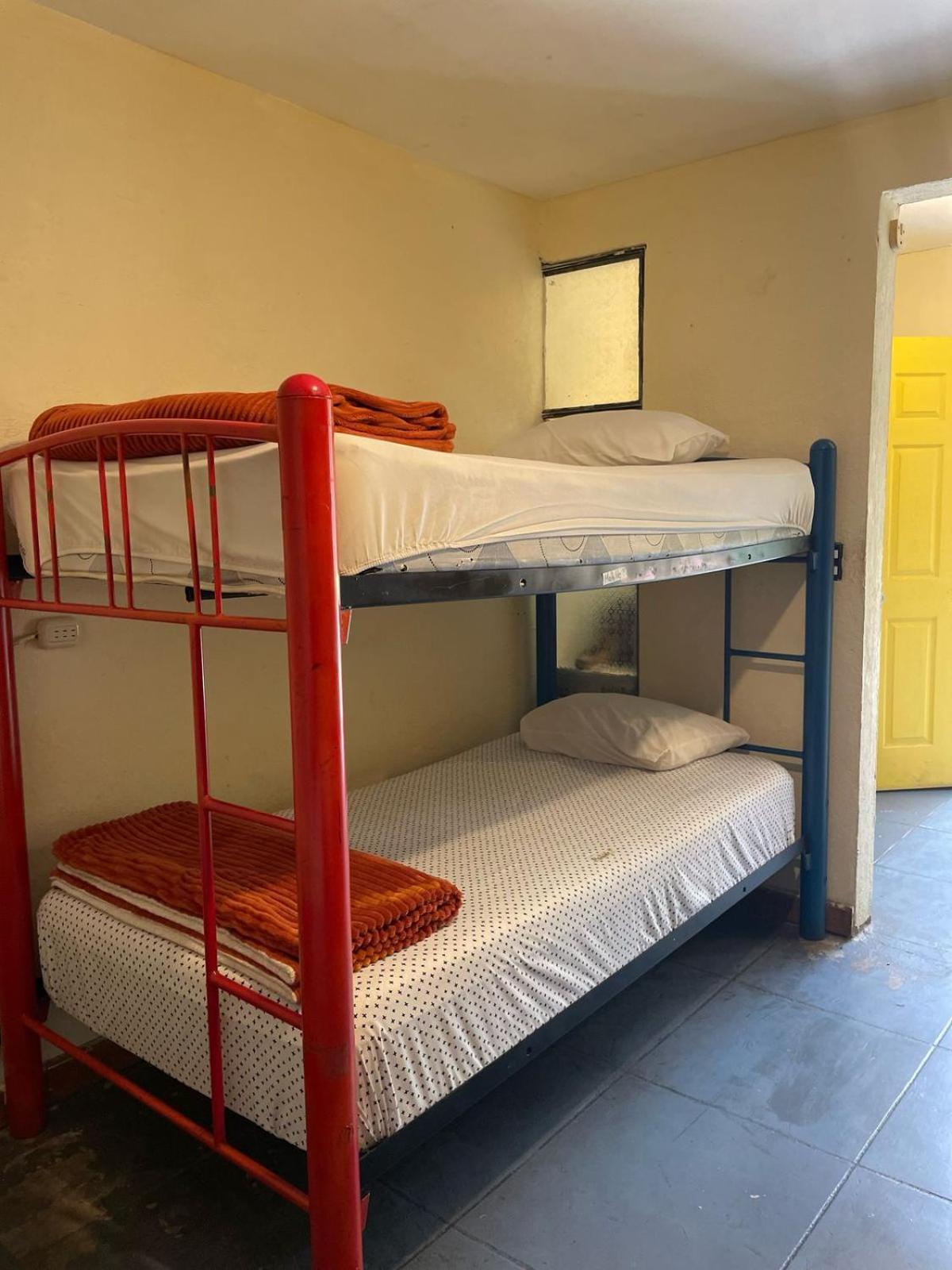 Volko Party Hostel Antigua Bilik gambar